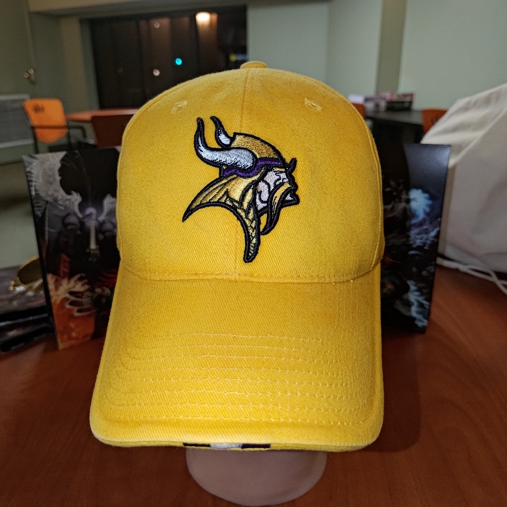 Vtg ANNCO NFL Minnesota Vikings Embroidered Logo Strap-on Hat Cap Men's